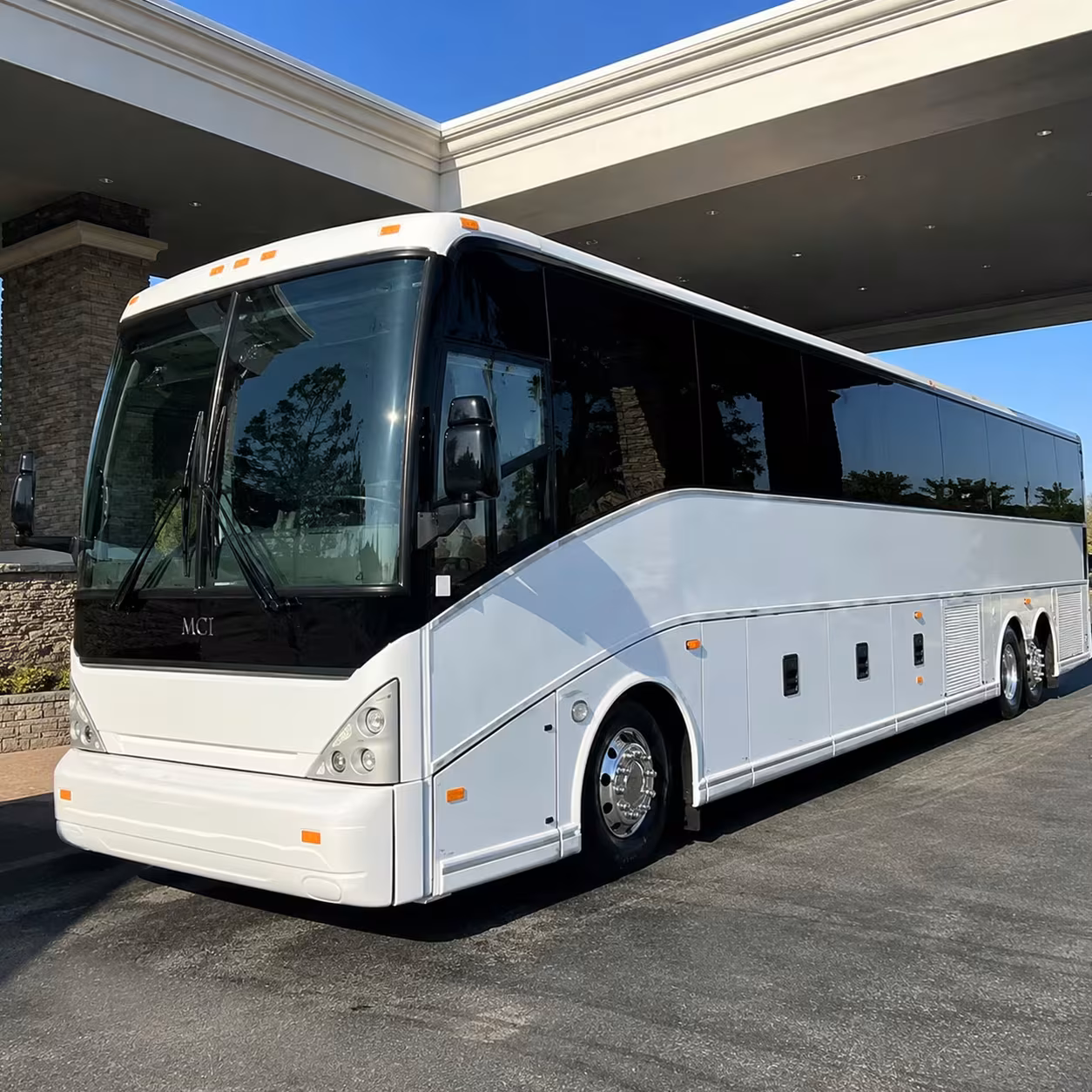 corporate bus rentals in livonia for dtw business travel