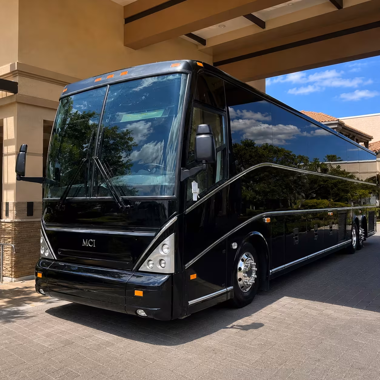 livonia concert and private event bus rentals for pine knob